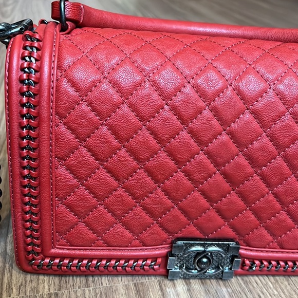 A109- π―% authentic Chanel Medium Boy top handle bag - Picture 6 of 17